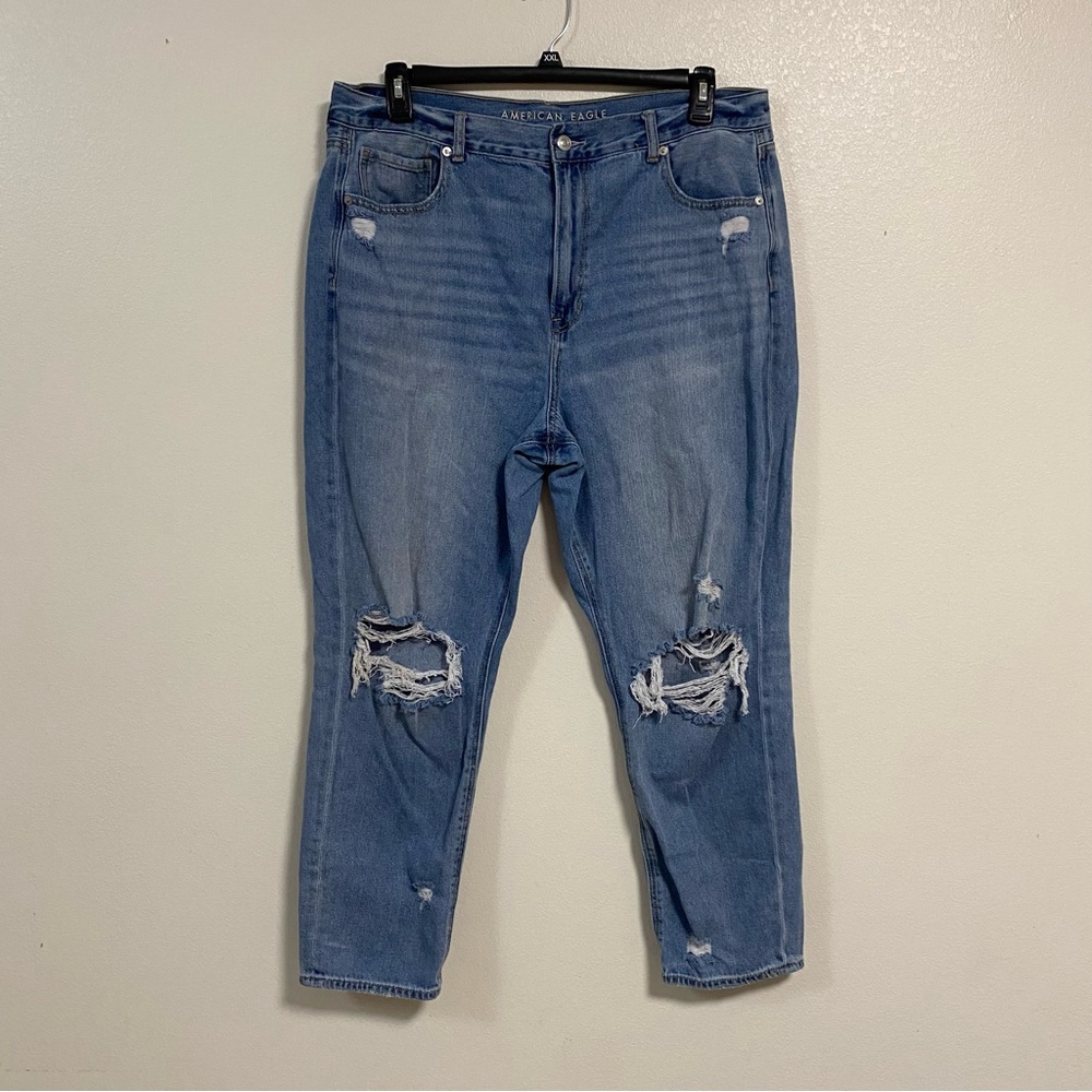 American Eagle Distressed Mom jeans Light wash Size Plus Size 18 Regular